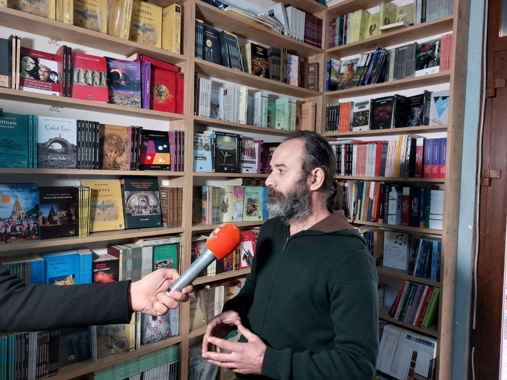 İzmir’de Kürt kültür ve sanat yaşamını yayınevleri sürdürüyor